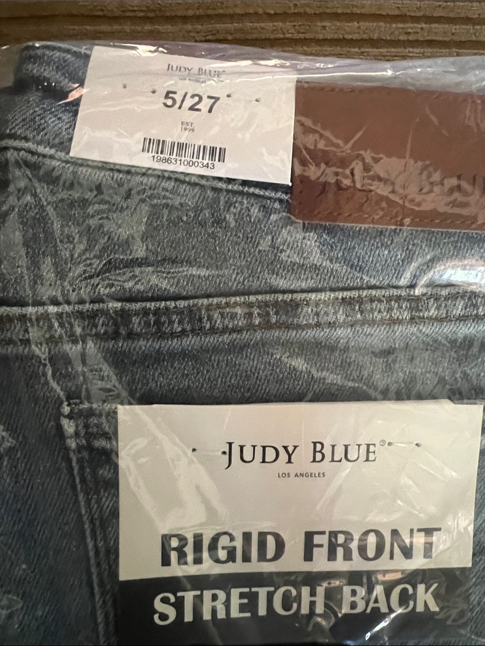 Judy Blue Mid-Rise Med Wash Button-Fly Rigid Magic Slim Straight Leg Jeans - Picture 13 of 13